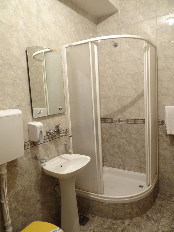 Nasa Tvrdava Guest Accommodation Novi Sad Exteriör bild