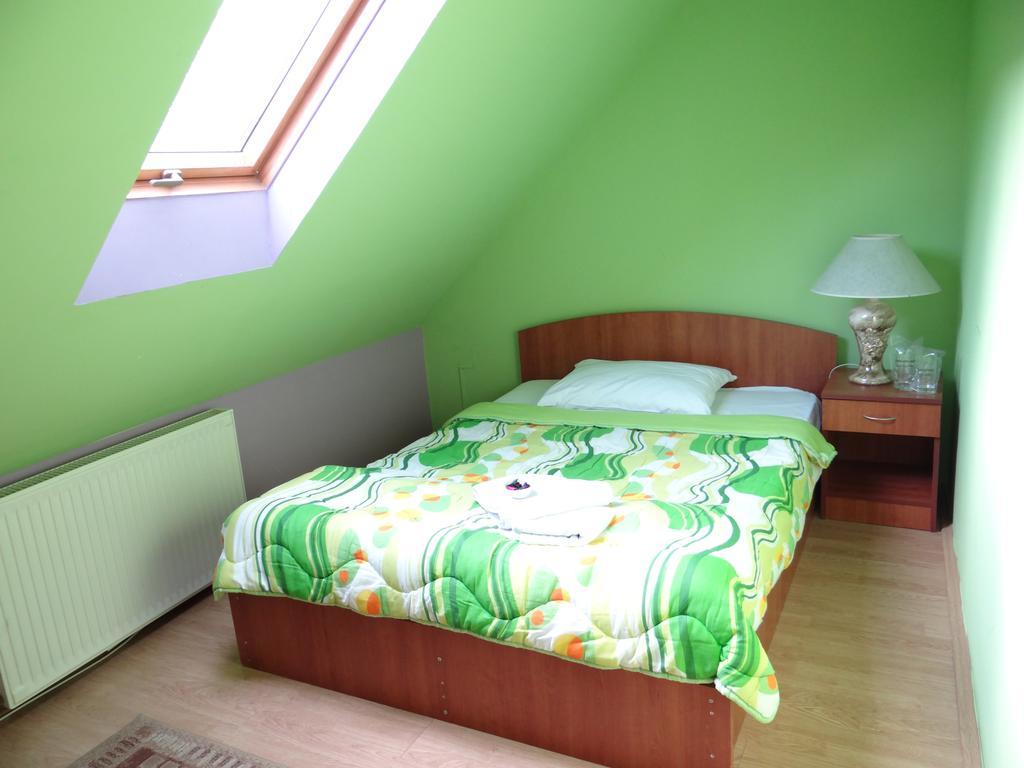 Nasa Tvrdava Guest Accommodation Novi Sad Exteriör bild